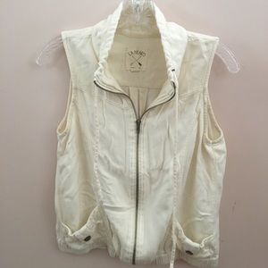 Cream zip up vest